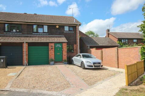Agincourt Close, Wokingham, RG41 3 bed end of terrace house for sale