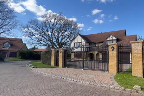 5 bedroom detached house for sale