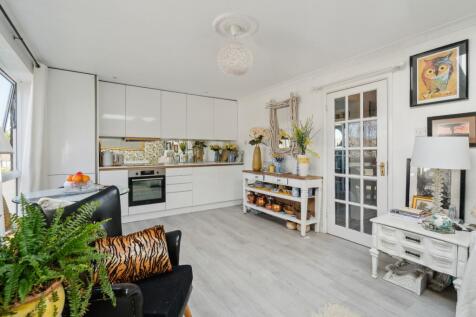 Tudor Court, Mill End, Rickmansworth... 3 bed apartment for sale
