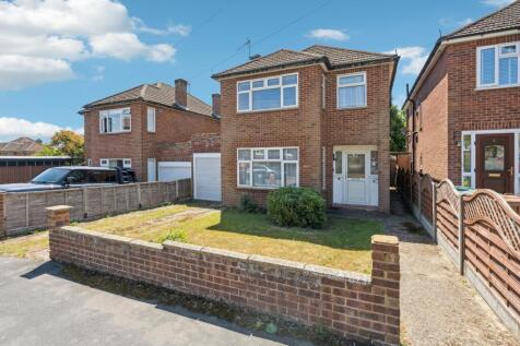 Lewes Way, Croxley Green... 3 bed detached house for sale