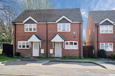 Manor Way, Croxley Green... 3 bed semi