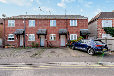 Norfolk Road, Rickmansworth, WD3 2 bed terraced house for sale