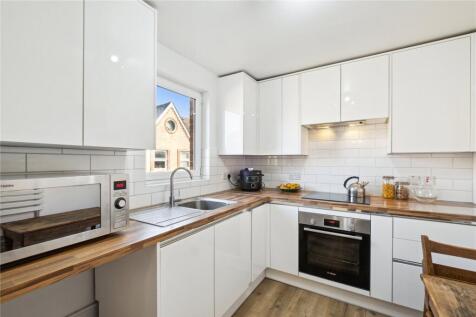 Carmichael Mews, SW18 2 bed apartment for sale