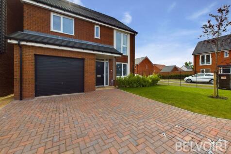 4 bedroom detached house for sale