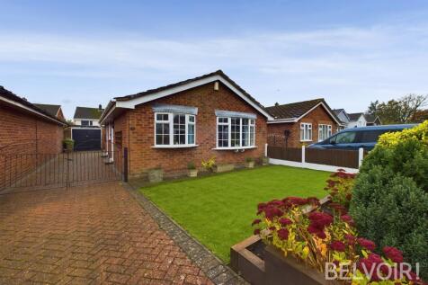 Lawrence Drive, Swynnerton, ST15 2 bed bungalow for sale