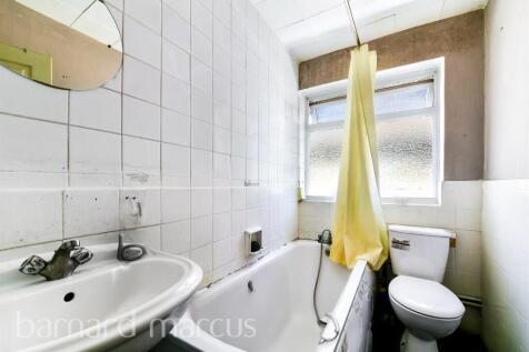 3 bedroom maisonette for sale