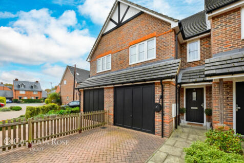 Ballin Gardens, Ascot 3 bed terraced house for sale