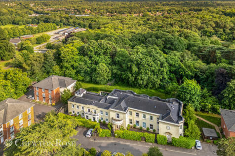 Brook Avenue, Ascot 3 bed apartment for sale
