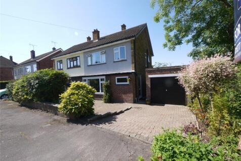 Marks Avenue, Ongar, Essex, CM5 3 bed semi