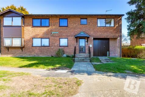 Cripsey Avenue, Ongar, Essex, CM5 2 bed apartment for sale