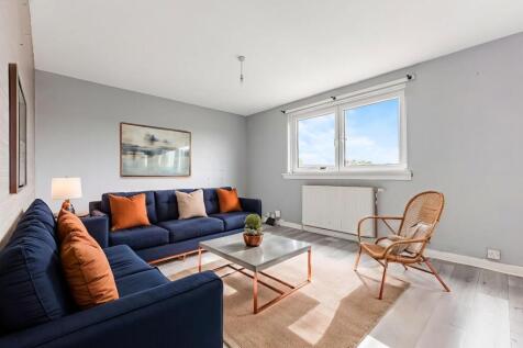 Northfield Farm Avenue, Edinburgh, EH8 3 bed apartment for sale