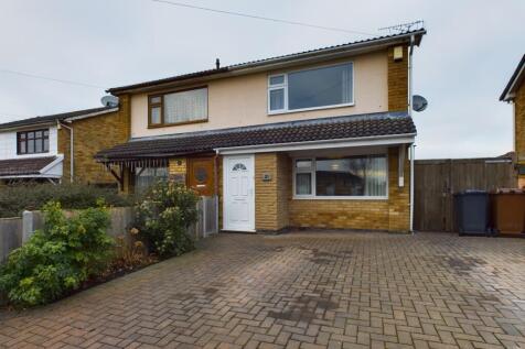2 bedroom semi-detached house for sale