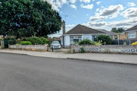Robertson Road, North Hykeham 2 bed detached bungalow for sale