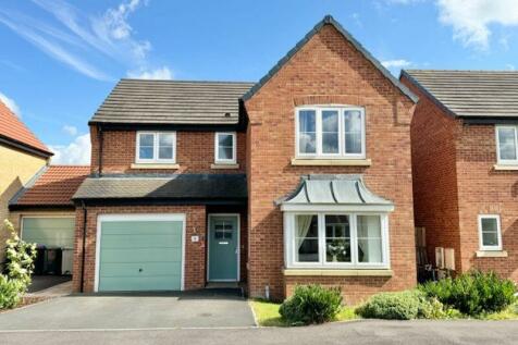 4 bedroom detached house for sale