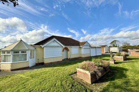 4 bedroom detached bungalow for sale