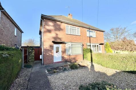 2 bedroom semi-detached house for sale