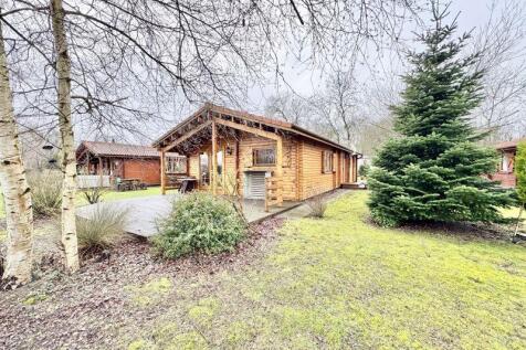 3 bedroom log cabin for sale
