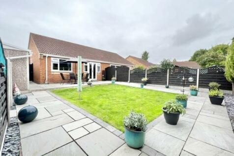 2 bedroom semi-detached bungalow for sale