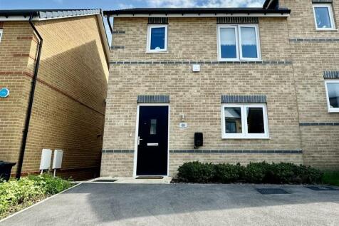 Mallard Court, Crosland Moor... 3 bed semi