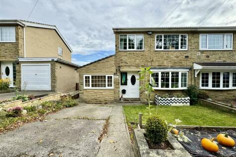 4 bedroom semi-detached house for sale