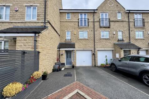 4 bedroom town house for sale