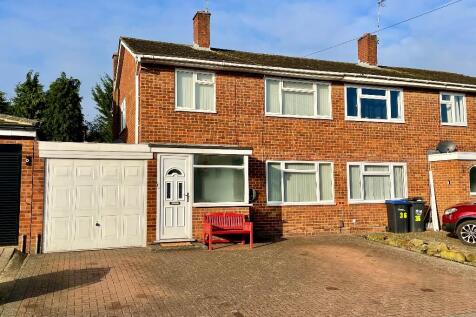 3 bedroom semi-detached house for sale