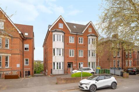 College Road, Maidstone, Kent, ME15 2 bed apartment for sale