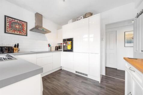 Wheathill House, Croydon Road... 2 bed flat for sale