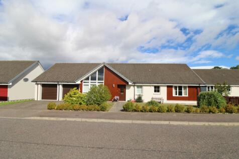 4 bedroom detached bungalow for sale