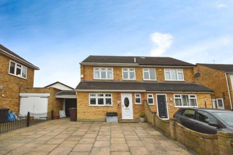 4 bedroom semi-detached house for sale