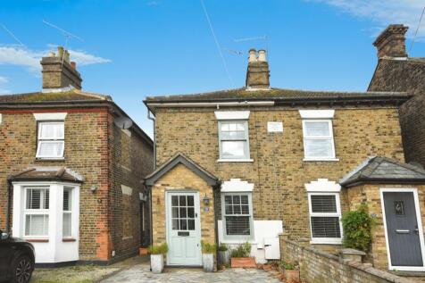 2 bedroom semi-detached house for sale