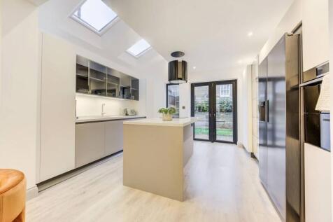 Kilburn Lane, Queen's Park, London, W10 3 bed terraced house for sale