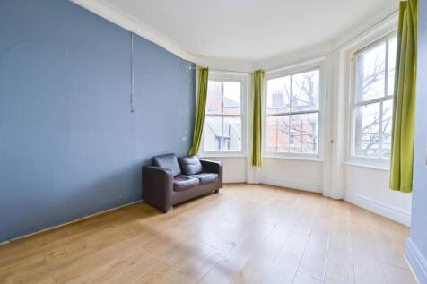 Elgin Court, Maida Hill, London, W9 3 bed flat for sale