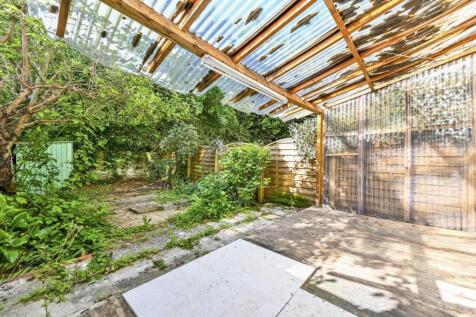 Carlton Vale, Maida Vale, London, NW6 4 bed flat for sale