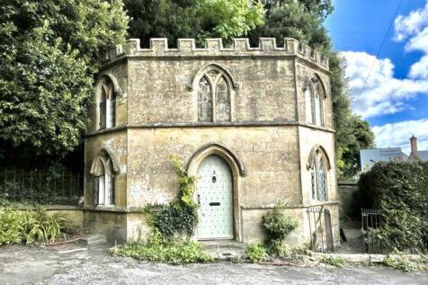 2 bedroom detached house for sale