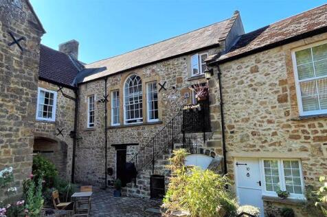 Victoria Court, Silver Street... 3 bed retirement property for sale