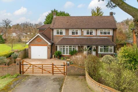 6 bedroom detached house for sale