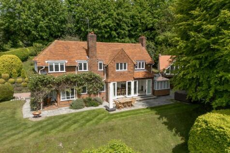 6 bedroom detached house for sale