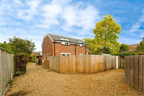 2 bedroom detached house for sale