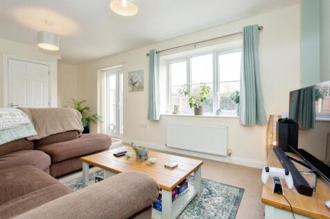2 bedroom semi-detached house for sale
