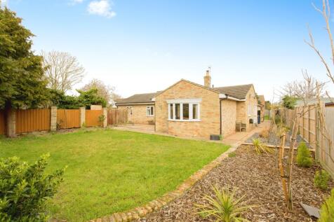 4 bedroom detached bungalow for sale