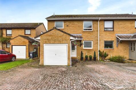 Minstead Close, Tadley, Hampshire, RG26 3 bed semi