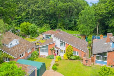 Conifer Close, Baughurst, Tadley... 5 bed detached house for sale