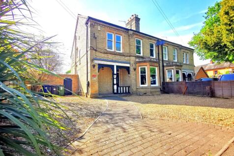 4 bedroom semi-detached house for sale