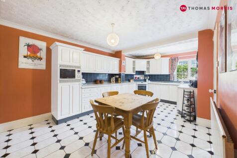 High Street, Huntingdon PE28 4 bed detached house for sale