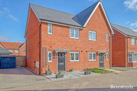 2 bedroom semi-detached house for sale