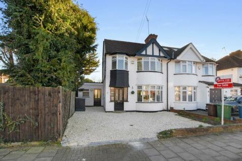 4 bedroom semi-detached house for sale