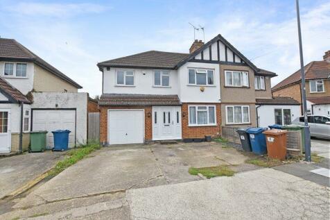 5 bedroom semi-detached house for sale