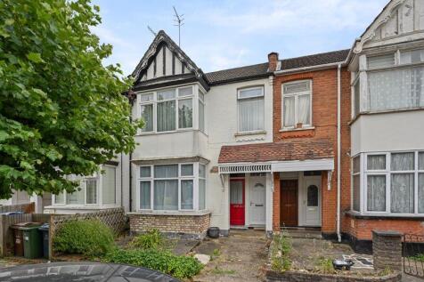 2 bedroom maisonette for sale