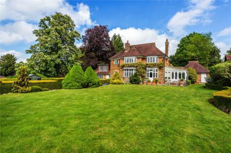 Rockfield Road, Oxted, Surrey, RH8 5 bed house for sale